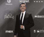 Conquistan mexicanos la alfombra roja de los Premios Platino