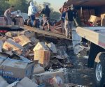 Accidente de tráiler con carga de huevos en Tlalnepantla