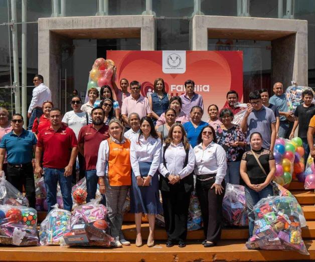 UAT entrega juguetes  a la ni&ntilde;ez tamaulipeca