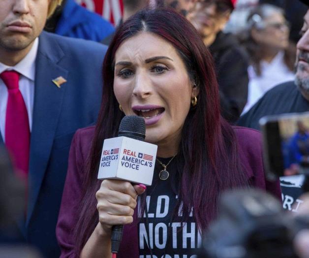 Exfiscal del Departamento de Justicia de EU impugna su despido