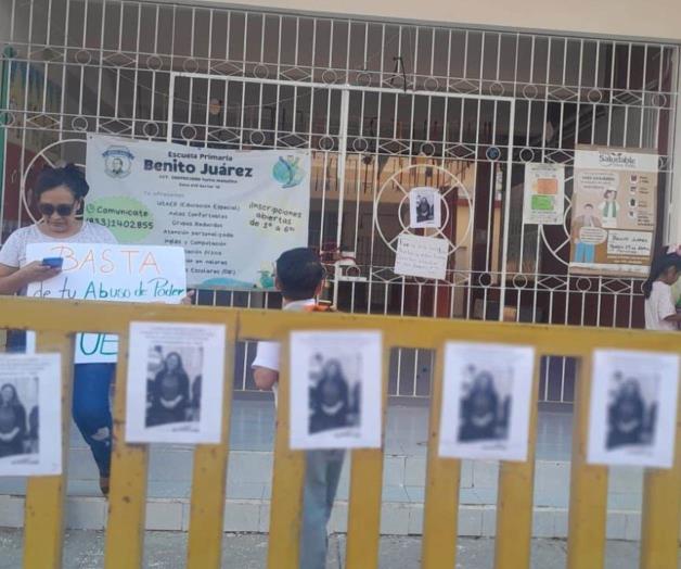 Padres cierran escuela Padres cierran escuela