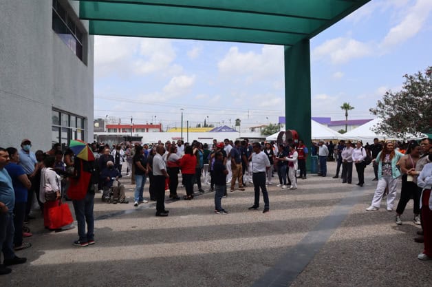 Evacuan el IMSS