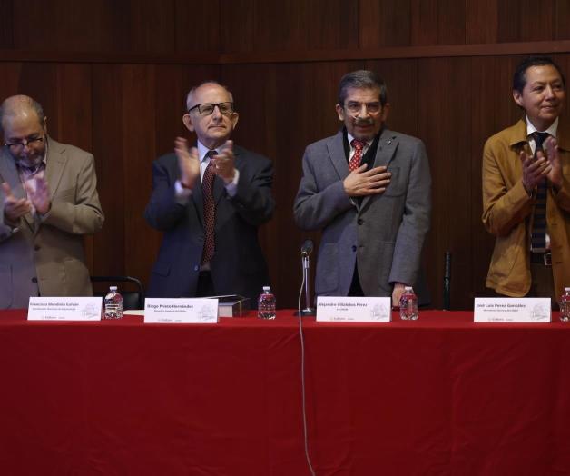 Donan acervo de arqueología