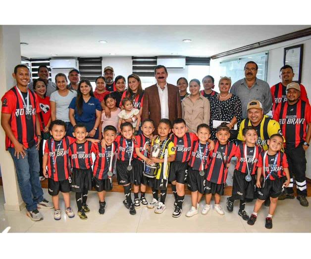 De fútbol categoría 2019: Recibe alcalde a subcampeones De fútbol categoría 2019: Recibe alcalde a subcampeones