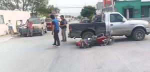 Sufre motociclista lesiones en choque