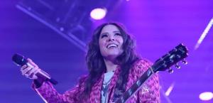 Joy Huerta recibe nominación al Premio Tony