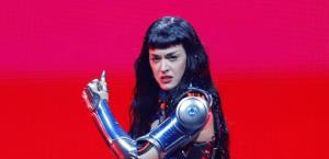Se defiende Katy Perry ante críticas masivas