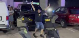 Soldado detenido en redada migratoria a club nocturno de Colorado es acusado de distribuir cocaína