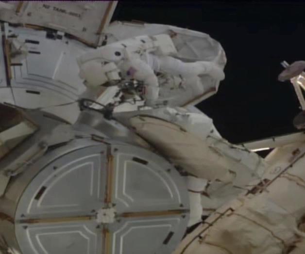 Astronautas de la NASA realizan quinta caminata espacial exclusivamente femenina Astronautas de la NASA realizan quinta caminata espacial exclusivamente femenina