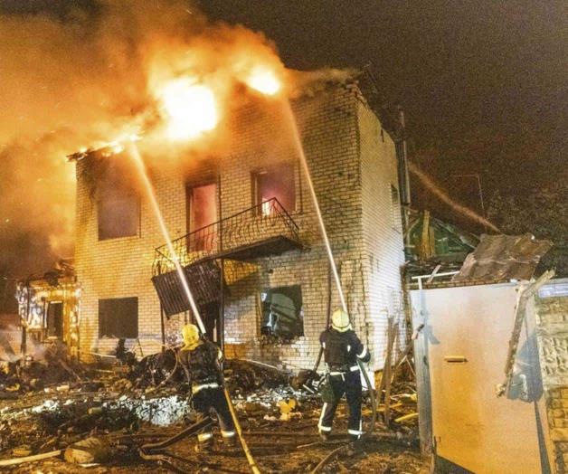Al menos 9 muertos en ataques con drones tras acuerdo de minerales entre EEUU y Kiev Al menos 9 muertos en ataques con drones tras acuerdo de minerales entre EEUU y Kiev