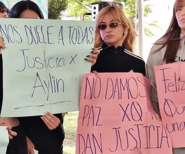 Alumnas protestan por feminicidio de Aylin tras informe de rectora Alumnas protestan por feminicidio de Aylin tras informe de rectora
