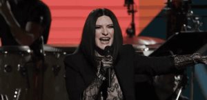 Laura Pausini hace su versión de Turista, de Bad Bunny