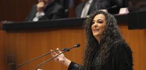 Inmortalizan a Ifigenia Martínez en el Senado