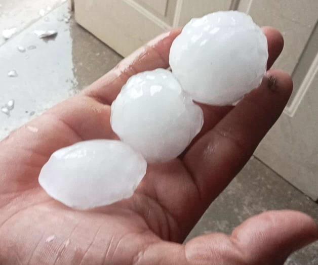 Cae granizada en Ciénega de Flores