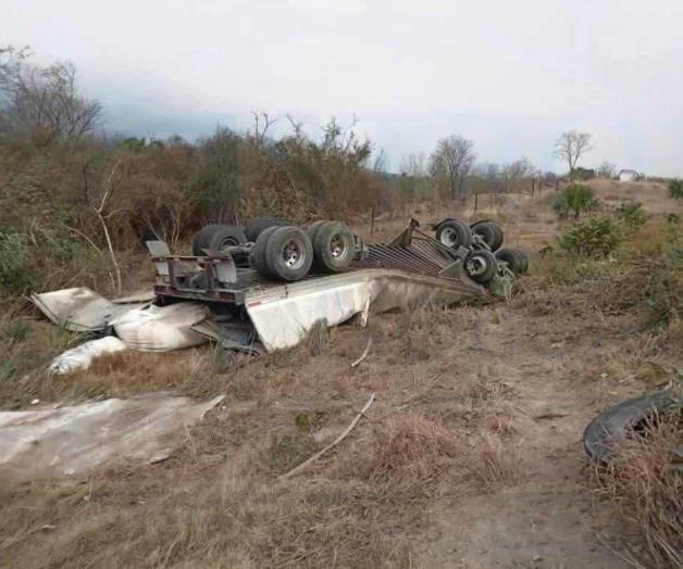 Muere hombre aplastado por caja de tráiler durante rapiña en Antiguo Morelos Muere hombre aplastado por caja de tráiler durante rapiña en Antiguo Morelos