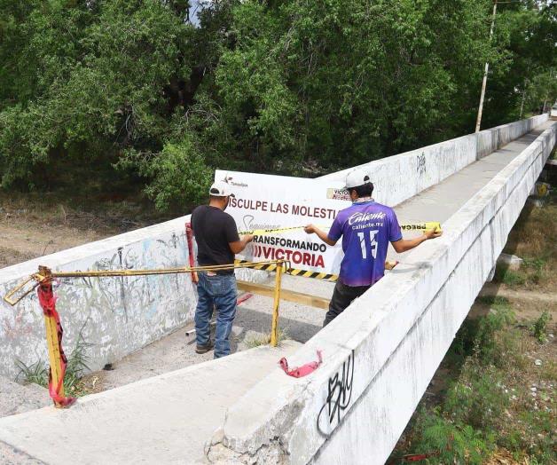 Trabaja municipio en puente peatonal Trabaja municipio en puente peatonal