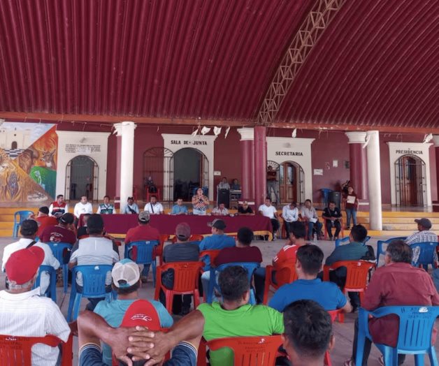 Los Chimalapas exigen a CFE modificar trazo de tendido eléctrico Los Chimalapas exigen a CFE modificar trazo de tendido eléctrico