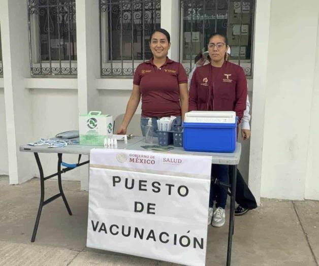 Vacunan en la cabecera  municipal