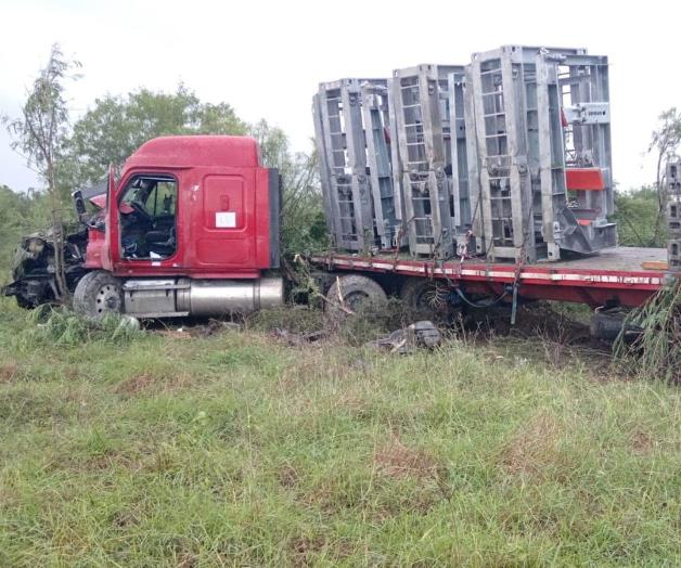Accidente de tractocamión en Autopista Matamoros-Reynosa Accidente de tractocamión en Autopista Matamoros-Reynosa