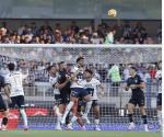 Rayados de Monterrey y Pumas de la UNAM se disputan lugar en Liguilla