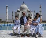 Cuidadosamente promueve  la política de EU: Viajes del vicepresidente Vance combinan diplomacia y familia