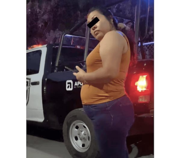 Detienen a mujer por dejar morir a perro en bolsa plástica en Apodaca Detienen a mujer por dejar morir a perro en bolsa plástica en Apodaca