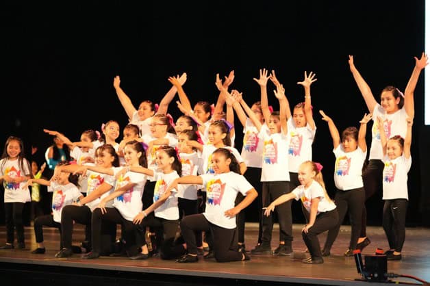 Conmemoran el Día Internacional de Danza