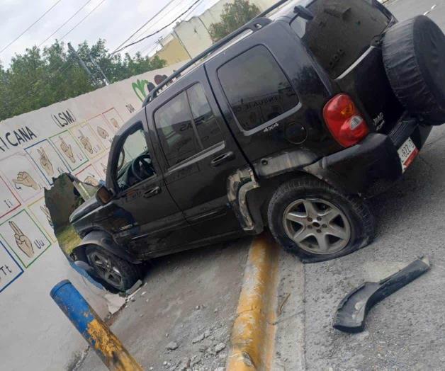 Accidente vehicular en Casa Bella: Conductor abandona vehículo Accidente vehicular en Casa Bella: Conductor abandona vehículo