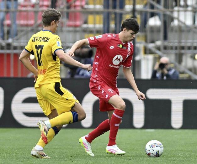 Roma y Lazio alcanzan a Juventus