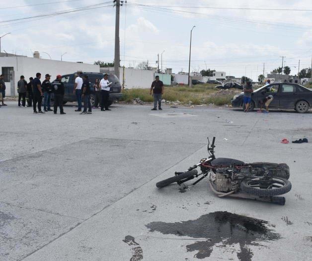 Embiste camioneta a una familia en moto en Reynosa Embiste camioneta a una familia en moto en Reynosa