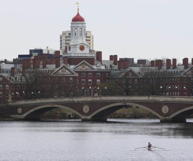 Harvard no recibirá fondos hasta cumplir con demandas Harvard no recibirá fondos hasta cumplir con demandas