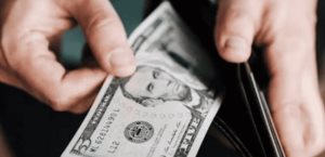 Análisis del comportamiento del dólar en los mercados internacionales