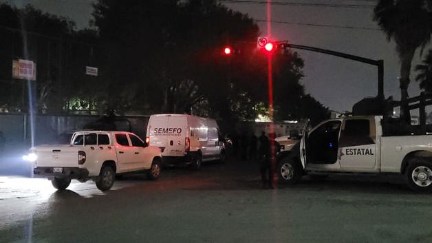 Atacan a estatales y huyen; muere sujeto al chocar camioneta de escapa Atacan a estatales y huyen; muere sujeto al chocar camioneta de escapa