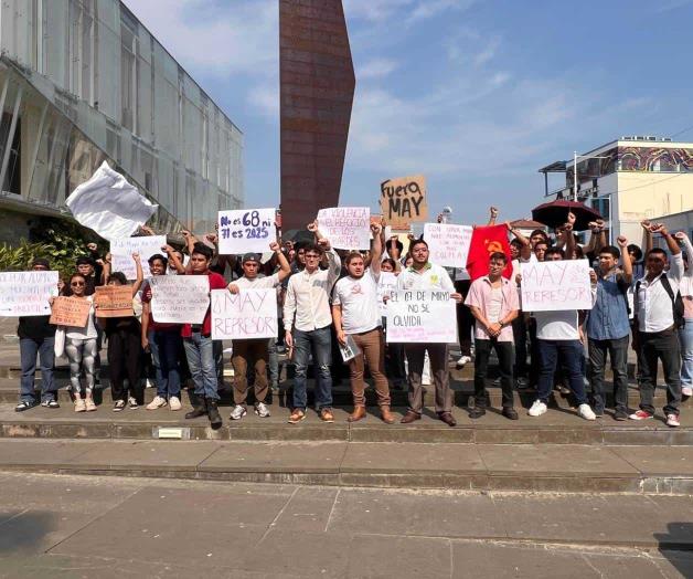 Estudiantes de Villahermosa protestan en demanda de un freno a la militarización del país Estudiantes de Villahermosa protestan en demanda de un freno a la militarización del país