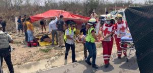 Muere menor en volcadura sobre la Zaragoza-Victoria; hay siete lesionados