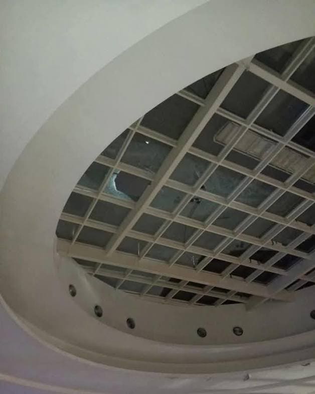 Fallece trabajador en centro comercial