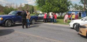 Bloquean carretera Reynosa-San Fernando; exigen servicio de energía eléctrica