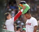De la mano de Rafael Devers, los Medias Rojas blanquean a Rangers