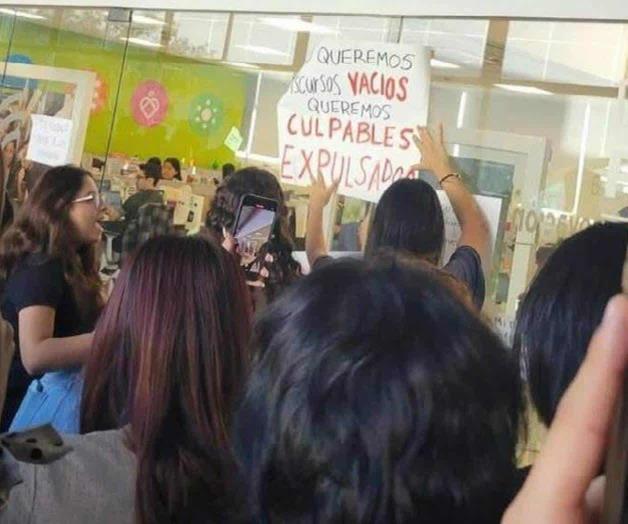 Acusa Rudy que TecMilenio no lo deja tomar clases Acusa Rudy que TecMilenio no lo deja tomar clases