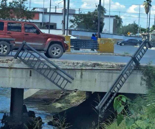 Urge reparación de barandal en puente vehicular de dren Urge reparación de barandal en puente vehicular de dren
