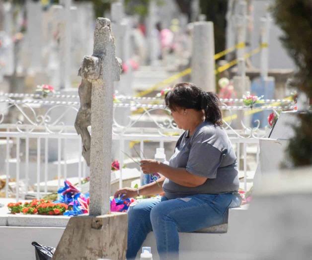 A una madre se le extraña siempre A una madre se le extraña siempre