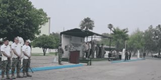 Inicia ejército la entrega de apoyos federales de enseres a damnificados por lluvias.