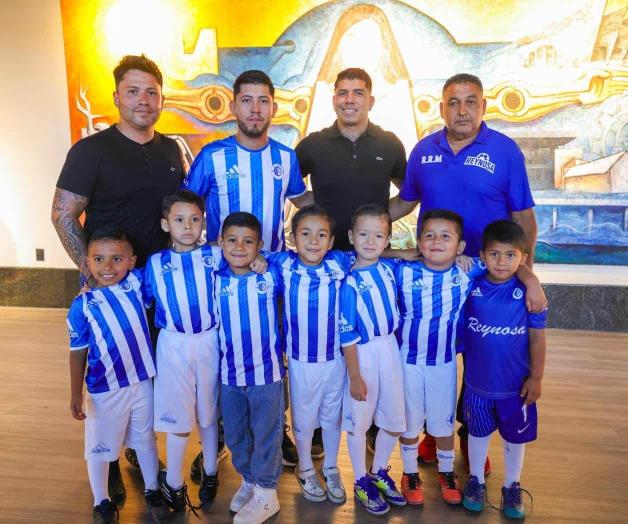 La Selección LIMUFUT convive  con ex futbolistas profesionales