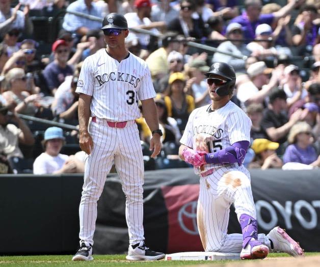 Goodman guía el triunfo de Rockies sobre Padres Goodman guía el triunfo de Rockies sobre Padres