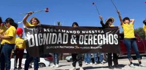 Protestan con rosas la anulación de programa