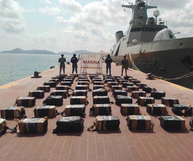 Aseguran 1.3 toneladas de cocaína en costas de Guerrero Aseguran 1.3 toneladas de cocaína en costas de Guerrero