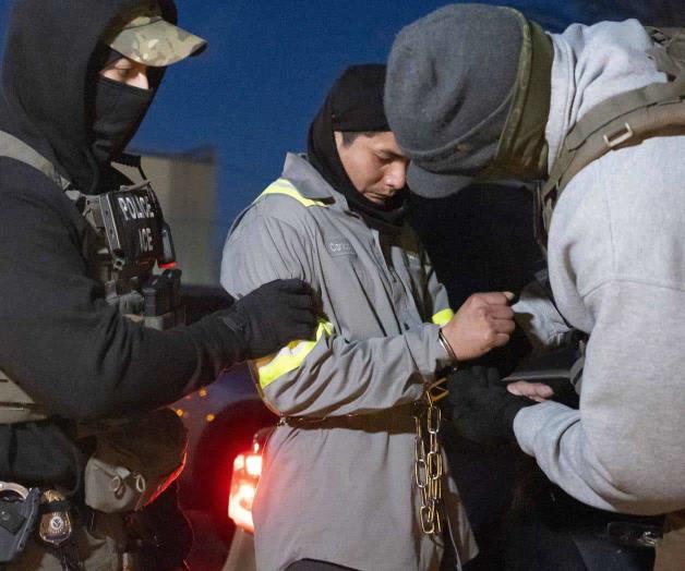 ‘Puede IRS compartir datos fiscales para identificar y deportar a ilegales’