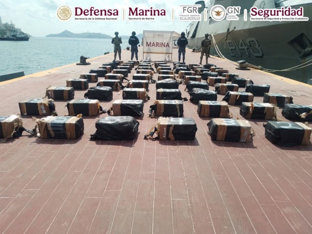 Aseguran 1.3 toneladas de cocaína en costas de Guerrero Aseguran 1.3 toneladas de cocaína en costas de Guerrero