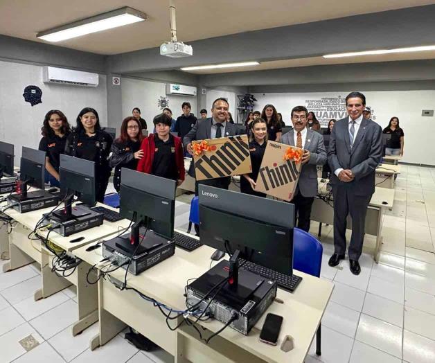 En Reynosa y Valle Hermoso: Equipa la UAT los centros de c&oacute;mputo