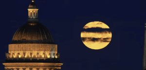 Así se vio la Luna de Flores 2025; usuarios comparten sus imágenes